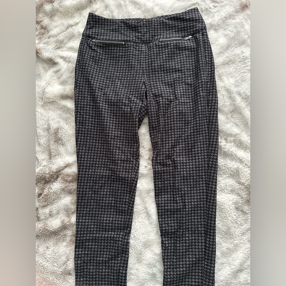 Mudd Black and Gray Houndstooth Dress Pants